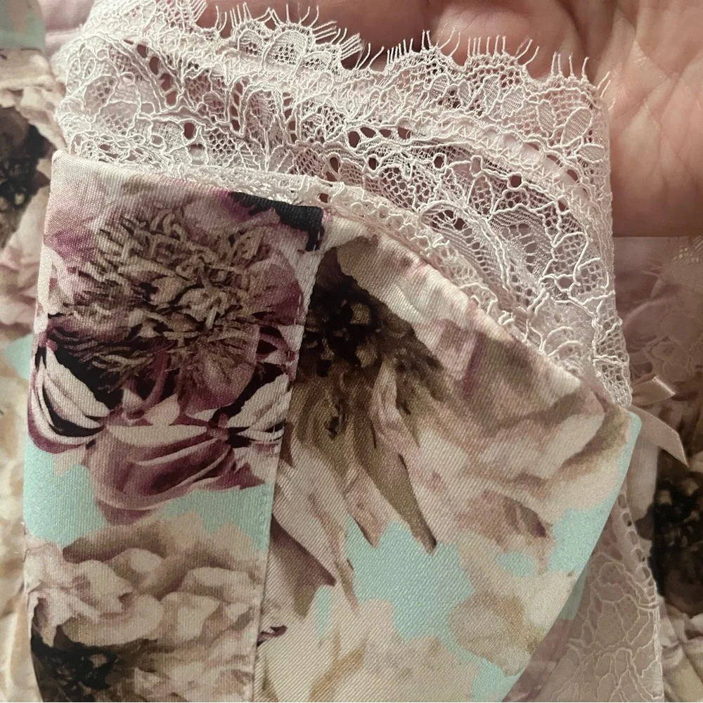 Floral Lace Underwire Bra - Picture 2 of 4